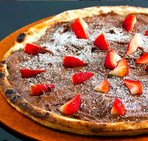 Strawberry and nutella pizza